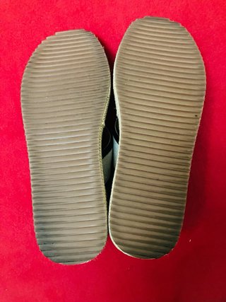 Sandalias cuña Gioseppo beige y negro