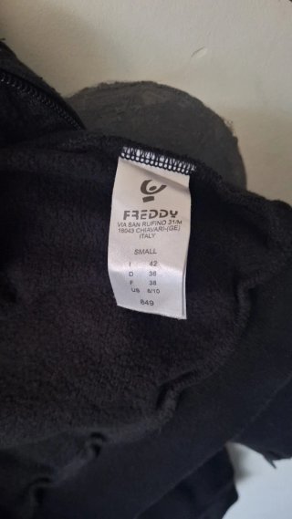 Felpa Freddy nera con zip