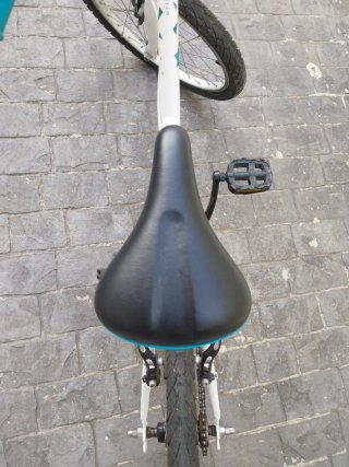 Bicicleta infantil Btwin blanca