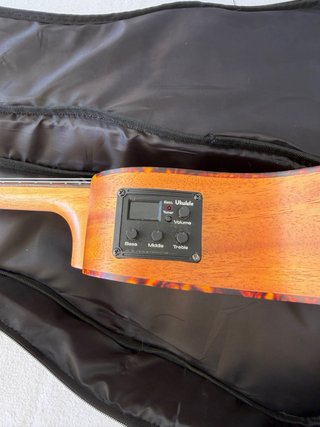 Ukelele Tenor Cascha HH 2047E Caoba + Funda