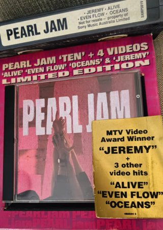 Pearl Jam Ten Limited Edition CD+VHS Epic 1993