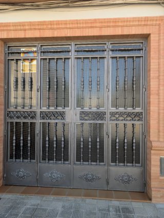 Cancela y puerta de forja