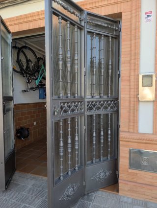 Cancela y puerta de forja