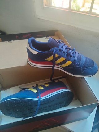 Addidas originales z x 500 color azul y dorado