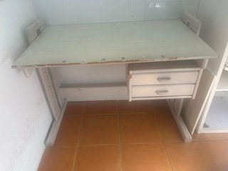 Mesa de dibujo lacada en blanco de madera maciza