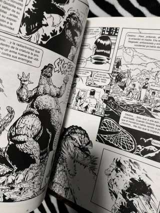 Godzilla: DVD colecciónista + 3 Cómics Dark Horse