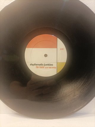 Rhythmatic Junkies / The Feelin' (house)