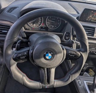 Volante BMW M achatado cuero