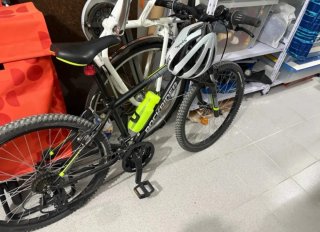 Bicicleta Decathlon Rockrider Negra + Casco