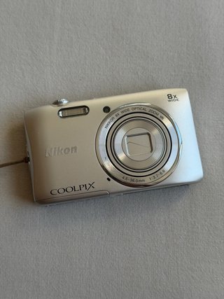 Nikon Coolpix S3600 Cámara Digital Plata