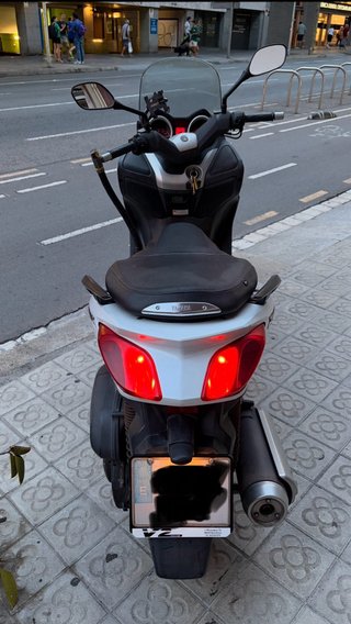 Yamaha X-Max 250 Blanco/Negro