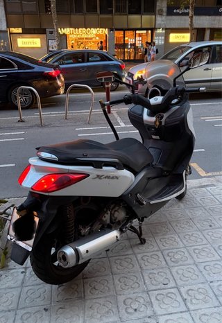 Yamaha X-Max 250 Blanco/Negro