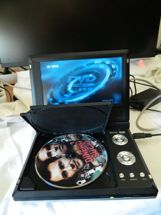 Lector DVD Portátil Philips PET706/05