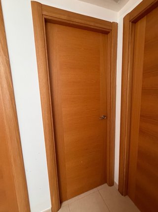 9 Puertas de madera 7 normales y 2 con cristales