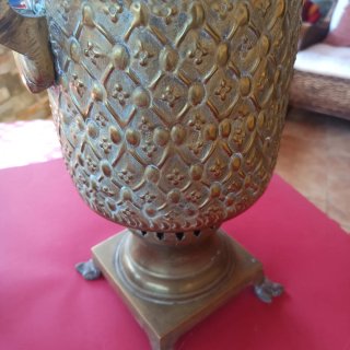 Samovar oriental de latón