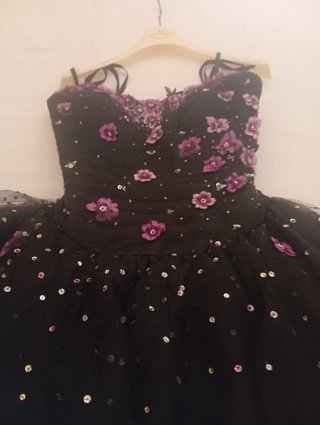 Abito elegante nero e viola