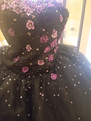 Abito elegante nero e viola