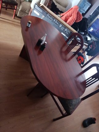 Mesa de comedor de madera