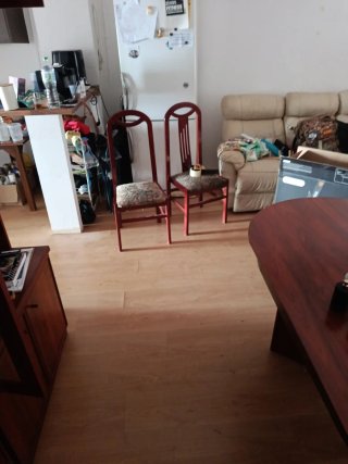 Mesa de comedor de madera