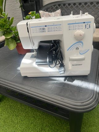 Máquina de coser Silvercrest