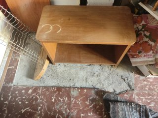 Mesa auxiliar de madera