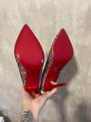 Tacones rojos escamas talla 37 nuevos