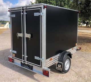 NUEVO: Remolque caja cerrada 750 kg