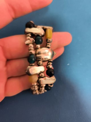 Pulsera Multicolor con Dijes Plateados