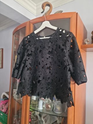 Top encaje negro floreado elegante