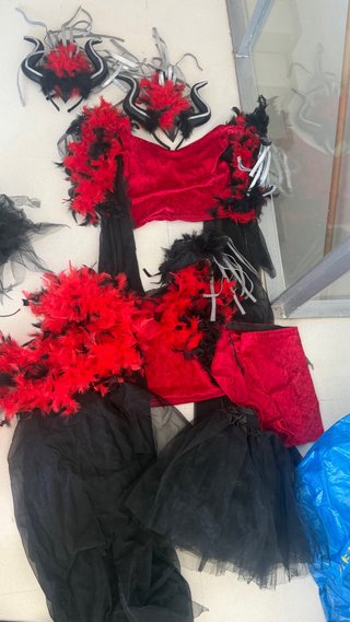 Confezione 6 Costumi Carnevale Sitges