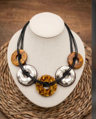 Confezione / Pacco di 4 collane eleganti e originali