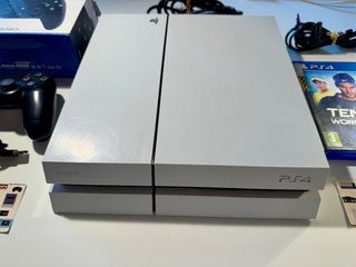 Playstation 4 Bianca + 2 Controller
