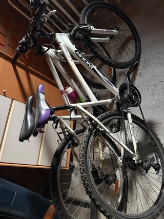 Bicicleta Montaña Roja y Blanca