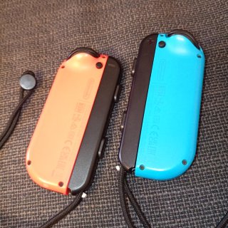 Joy-Con Nintendo Switch Blu/Rosso + Laccetti