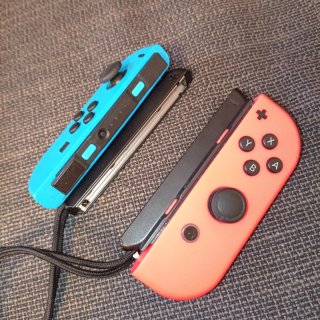 Joy-Con Nintendo Switch Blu/Rosso + Laccetti