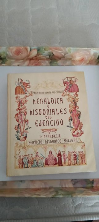 Libros de Heráldica e historiales del ejército