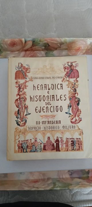 Libros de Heráldica e historiales del ejército