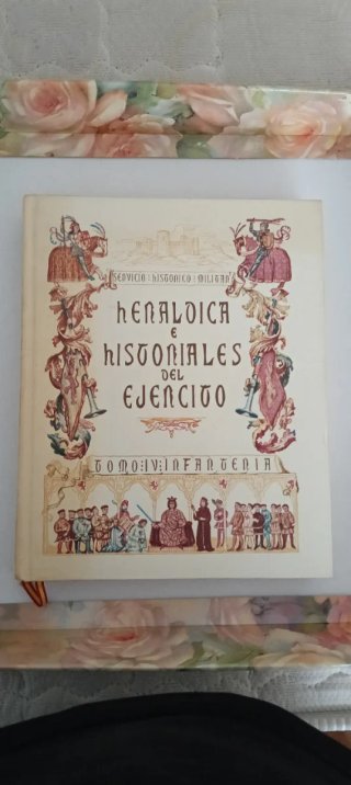 Libros de Heráldica e historiales del ejército