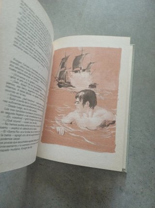 2 libros de Julio Verne de tapa dura