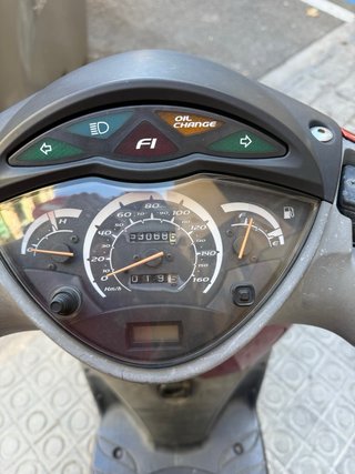 Honda SH150 Roja - Moto Scooter