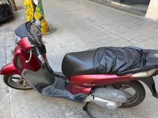 Honda SH150 Roja - Moto Scooter