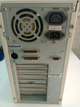 Computer Vintage socket 5 si accende leggi descriz
