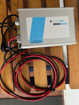 Cargador Exide EIMOTION+