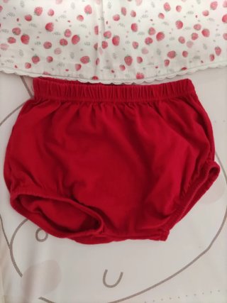 Conjunto bebé niña fresas