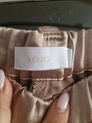 Pantalones cargo satén beige bombachos