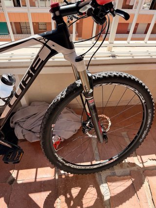 Bicicleta Cube Reaction Carbono