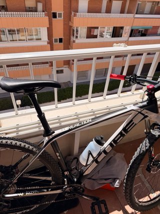 Bicicleta Cube Reaction Carbono