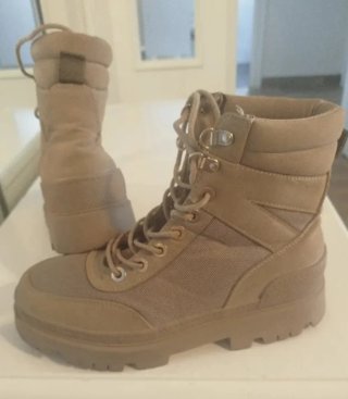 Botas tipo montaña beige