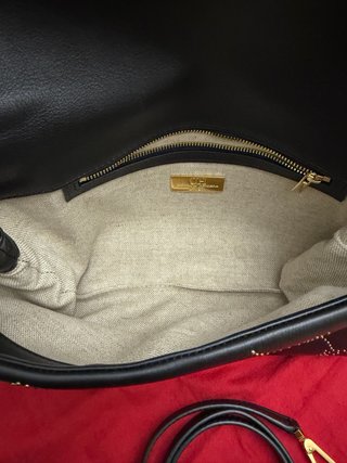 Bolso Carolina Herrera Negro Dorado Tachuelas.