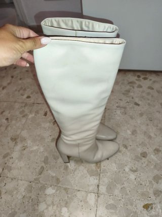 Botas blancas de tacón